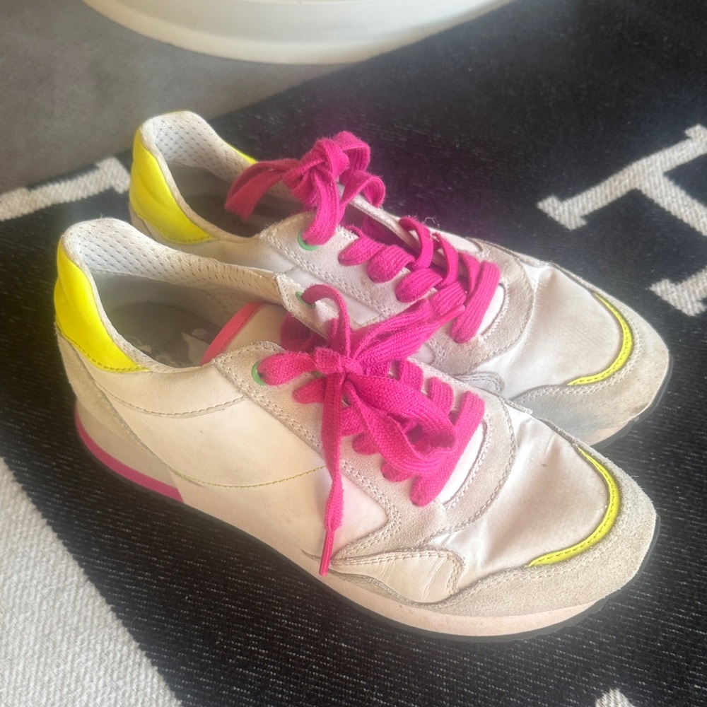 Geox 7 Stylish Women's Sneakers with Pink and Yellow Accents